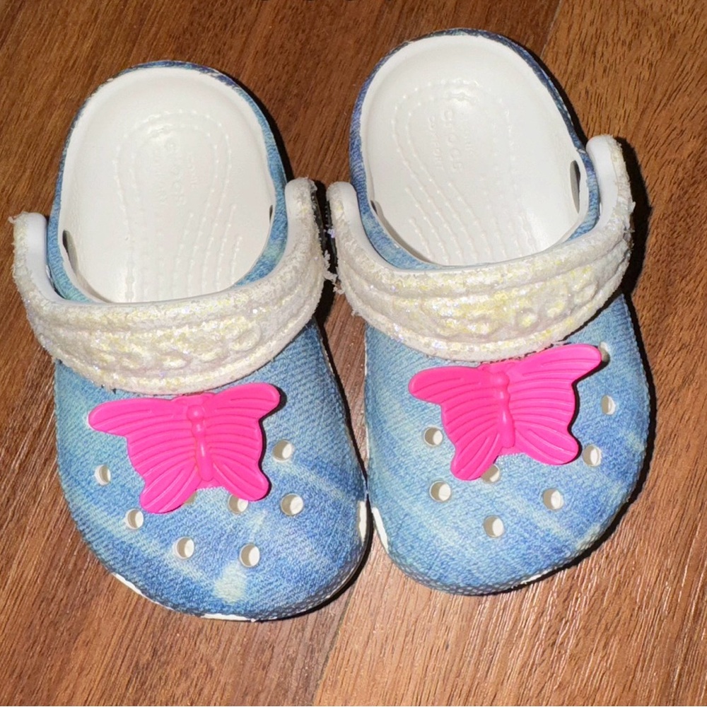 4K Baby Crocs